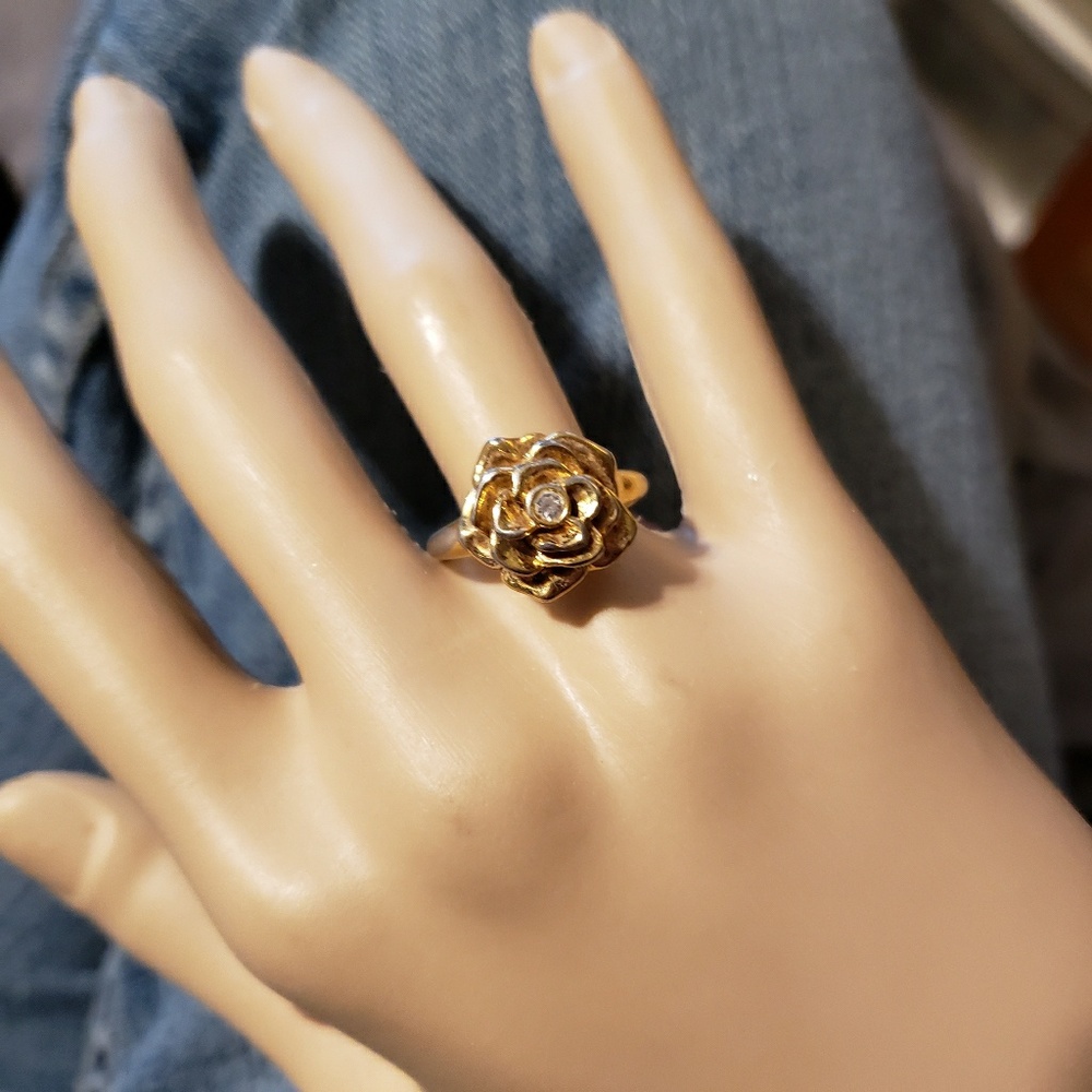 🛍 Rose ring